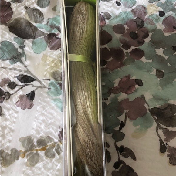 COPY - Jessica Simpson 25” synthetic extensions - Picture 4 of 6